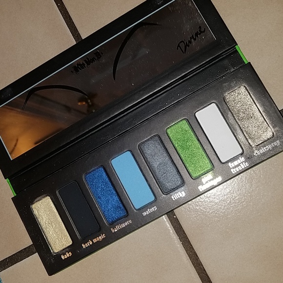Kat Von D × Divine Palette - Picture 3 of 3